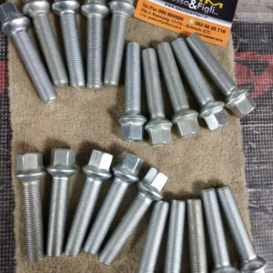 Bullone Ruota Sferico per Cerchi in Lega misura 14x1,50 Lunghezza 60 mm Chiave 17 Acciaio 10.9 ( testa bulloni ) xb97