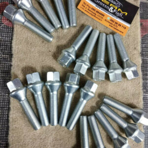 Bullone Ruota Conico per Cerchi in Lega misura 12x1,25 Lunghezza 46 mm Chiave 17 Acciaio 10.9 ( testa bulloni ) xb63