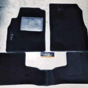 Set Tappeti Auto Opel Astra J 2009 > 2015 in Moquette Nero con Rinforzo Battitacco e Velcro di fissaggio ricamato