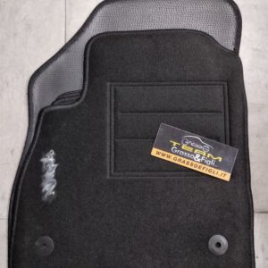 Set Tappeti Auto Opel Astra K dal 2015 al 2021 -  Moquette Nero con Rinforzo Battitacco e Velcro di fissaggio ricamato