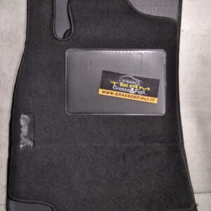 Set Tappeti Auto Mercedes Classe A W169 dal 2004 al 2012 - Moquette Nero con Rinforzo Battitacco e Velcro di fissaggio ricamato