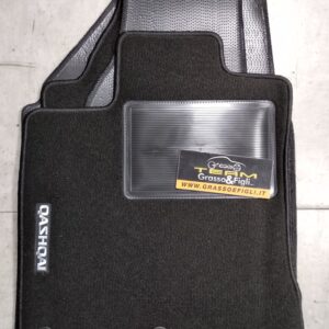 Set Tappeti Auto Nissan Qashqai 1  J10  dal 2006 al 2014  -  Moquette Nero con Rinforzo Battitacco e Velcro di fissaggio ricamato