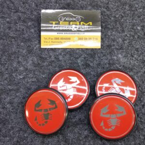 Kit 4 Coprimozzo Ruota con logo Scorpione Tipo Abarth - Colore Rosso Center Caps da diametro esterno 55mm diametro interno 43mm Tappo Tappi 24005c